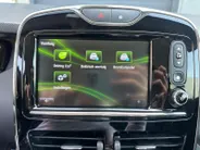 Renault ZOE R110 Limited 41 kWh | Koop Accu | SOH 92.2% | Parkeersensoren | Cruise & Climate Control | Stoelverwarming | Bluetooth | Navigatie | 12 Maanden BOVAG Garantie