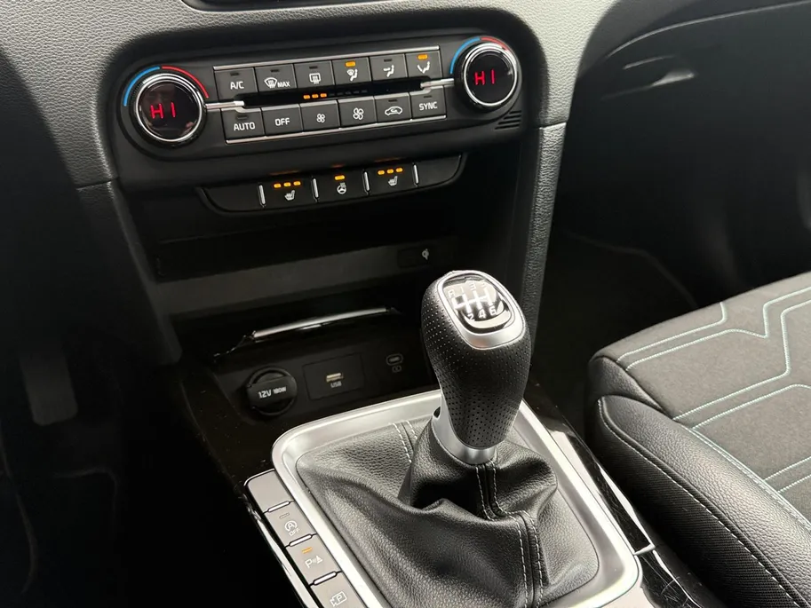 Kia Ceed 1.0 T-GDi Design Edition | Camera | LED | Stoel + Stuurverwarming | Apple Carplay / Android Auto | Halfleder