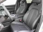 Mazda 6 6e Takumi Long Range 80 kWh | Stuur-/stoelverwarming + ventilatie | 360 camera | Pano dak | Zwart leer | 19' LM | HUD | LED | Elek. stoelverst. |