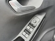 Ford Puma 1.0 EcoBoost Hybrid 125 pk ST-Line Navigatie - Apple Carplay/Android Auto - Winter Pack