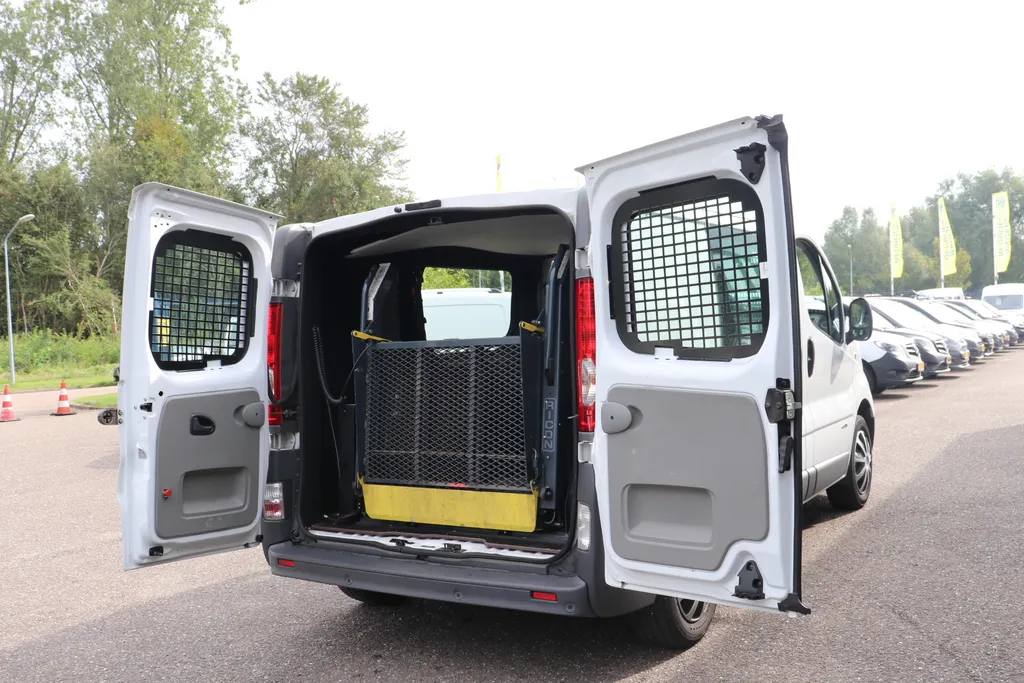 Renault Trafic 2.0 dCi T27 L1H1 Aangepast voor Rolstoelvervoer | | Automaat | Aanpassing voor rolstoelvervoer |