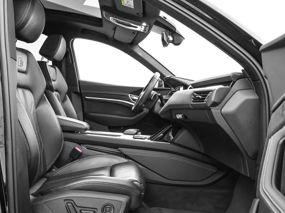 Audi Q8 Sportback e-tron 55 408pk Quattro S Edition 115 kWh · SOH 95,1% · Panoramadak · Luchtvering · Leder · 360 Camera · Elek. Voorstoelen ·