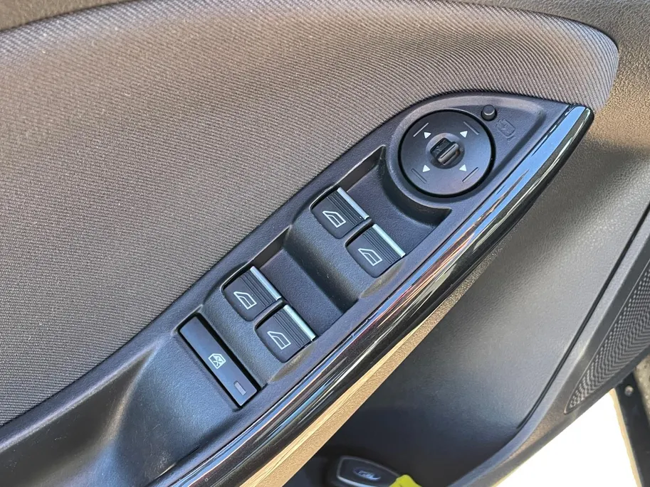 Ford Focus 1.5 Titanium *Automaat*Navi+Camera*Climate Control*Winter Pack*LM.Velgen*Zeer nette auto!