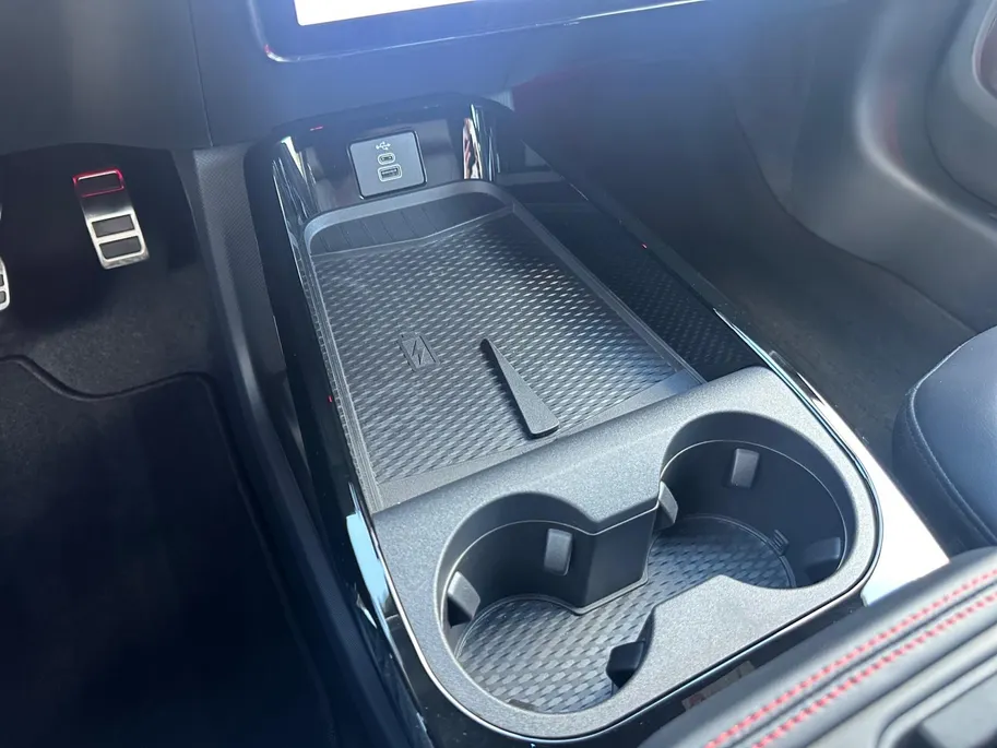 Ford Mustang Mach-E Extended Premium RWD 88 kWh | Uit Voorraad Leverbaar | Prijs Inclusief 2000 Euro Ford Voordeel | 600km WLTP Rijbereik | 19' Lichtmetalen Velgen | Elektrisch Bedienbare Achterklep met Sensor Besturing