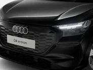 Audi Q4 Sportback Q4 Sportback Advanced edition 204 PK · Hemelbekleding zwarte stof · Lendensteunen · Trekhaak elek. wegklapbaar