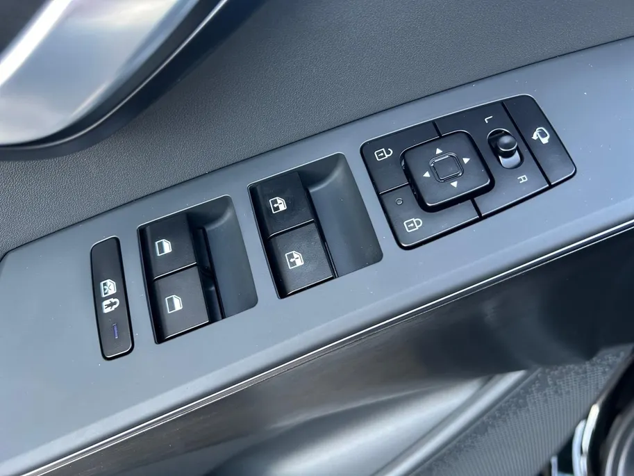 Kia Niro 1.6 GDi Hybrid DynamicPlusLine | Apple Carplay / Android Auto | Navigatiesysteem | Stoel + Stoelverwarming | Licht + Regensensor | Elektrisch bedienbaar Schuif / Kanteldak | Elektrisch Bedienbare Achterklep | Cruise Control Adaptief | Rijstrooksensor + Co