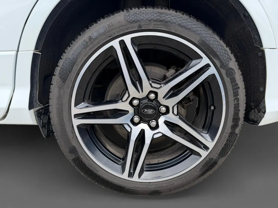 Ford Kuga 1.5 EcoBoost ST Line | INCL.Winter en zomerset!! | Navigatie | NU Rijklaarprijs! Incl.12 Maanden, APK, Onderhoudsbeurt etc! Premiumpakket gratis!