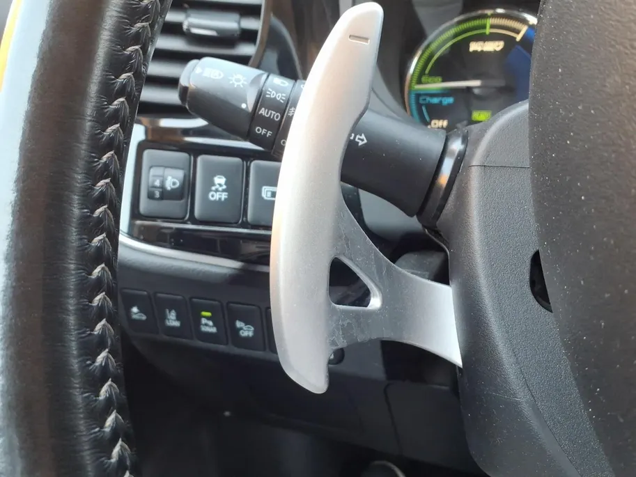 Mitsubishi Outlander 2.4 PHEV Pure Automaat | Airco/Ecc | Android/Apple carplay | Trekhak | PDC/Camera | Stoel verwaring | 1 jaar garantie