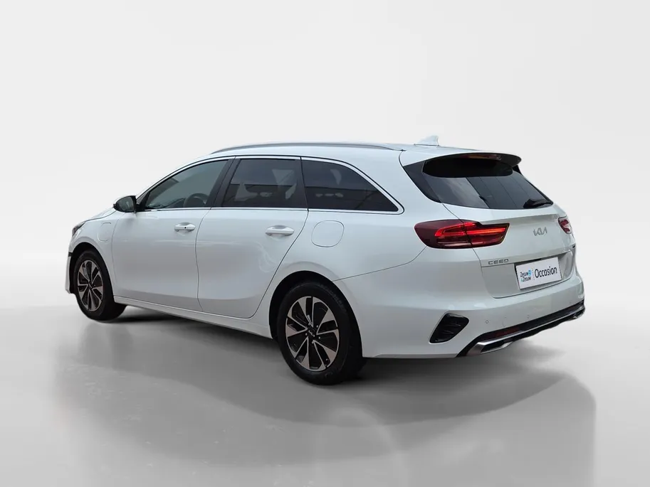 Kia Ceed Sportswagon 1.6i PHEV DynamicPlusLine Navi | Camera | Stoel + Stuurverwarming | Elektr. Achterklep | LED | Apple Carplay & Android Auto | Metallic lak | NAP