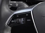 Audi e-tron 55 quattro edition 300kW/408PK 95 kWh · Panoramadak · Trekhaak · Stoelverwarming ·