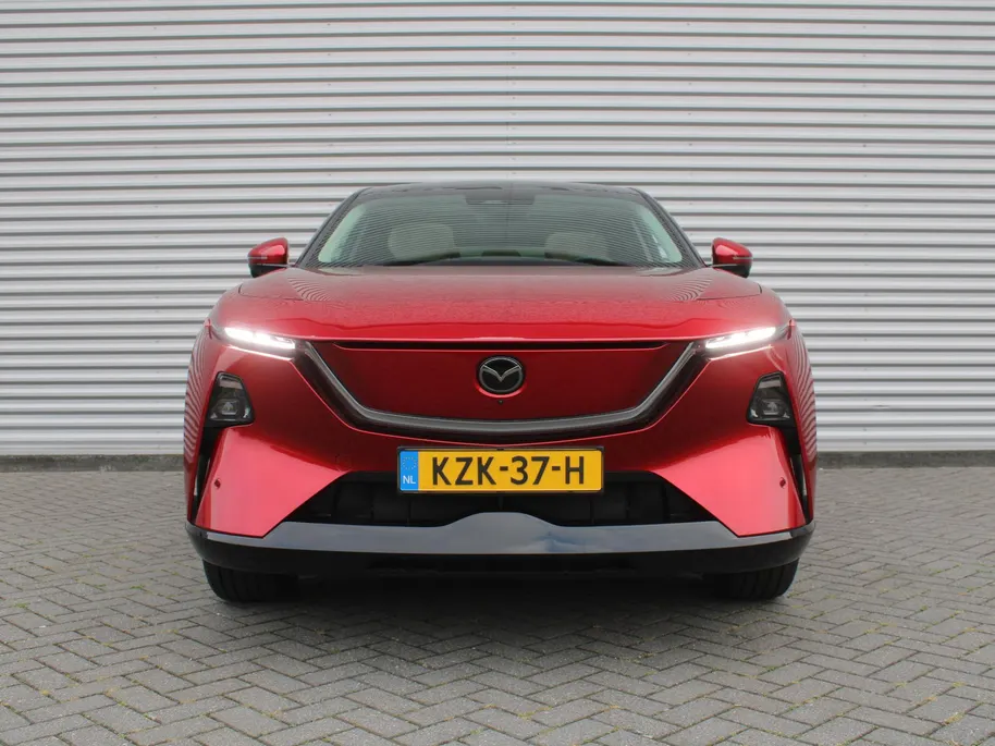 Mazda CX-6e Takumi Business Edition 78 kWh | Stuur-/stoelverwarming + ventilatie | Leer | Pano | 360 Camera | Dodehoek detectie | Elek. stoelverstelling + achterklep |
