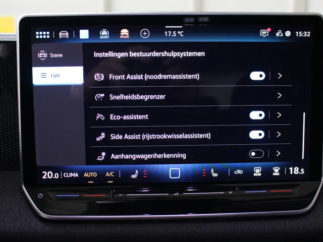Volkswagen Tiguan 1.5 eTSI Automaat Navigatie | Trekhaak | Stoelverwarming | Lichtmetalen velgen