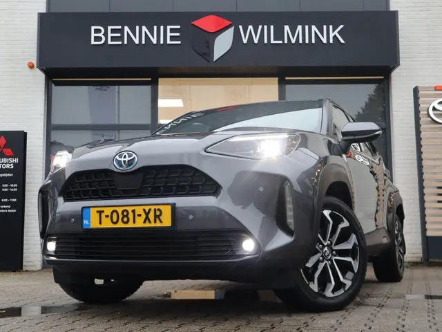 Toyota Yaris Cross 1.5 Hybrid Dynamic Trekhaak | Stoel en stuurverwarming | Parkeersensoren