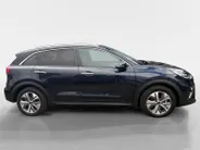 Kia e-Niro ExecutiveLine 64 kWh | LEDER | CAMERA | JBL | STOELVERWARMING/ VENTILATIE | PARKEERSENSOR |