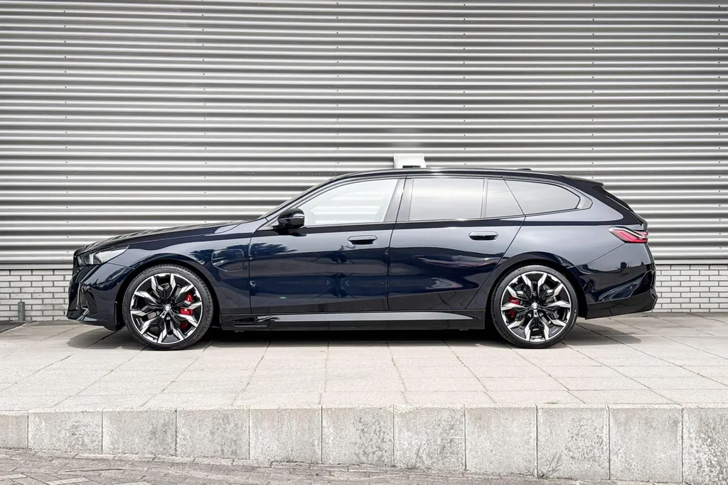 BMW 5 Serie Touring 550e xDrive