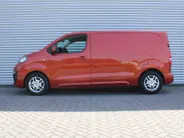 Peugeot Expert 227S 2.0 BlueHDI 180 Premium Pack | Trekhaak | Navi | Camera | Dodehoek detectie | Automaat | PDC | Airco | Cruise | Betimmerd | Betonplex vloer |