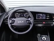 Kia Niro EV DynamicLine 64.8 kWh | 17' LM | Airco | Cruise | Camera | Navi | PDC |