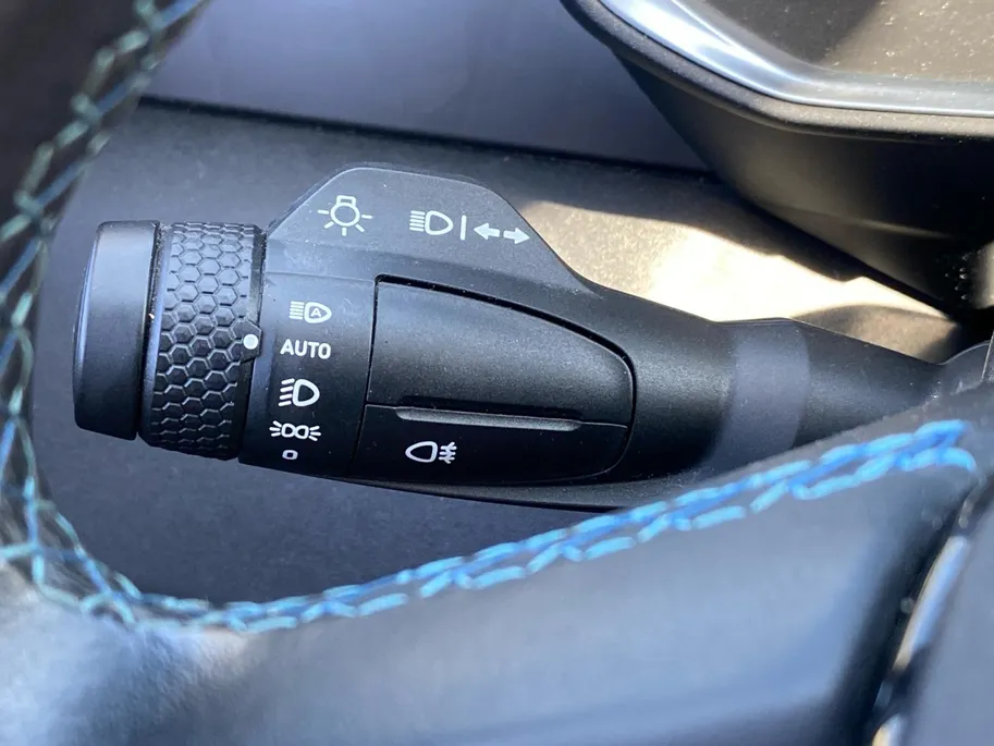 Lynk & Co 01 1.5 PHEV 260pk Tot 70km elektrisch | Panodak | CarPlay | LED | cruise | 20' lm velgen | etc.