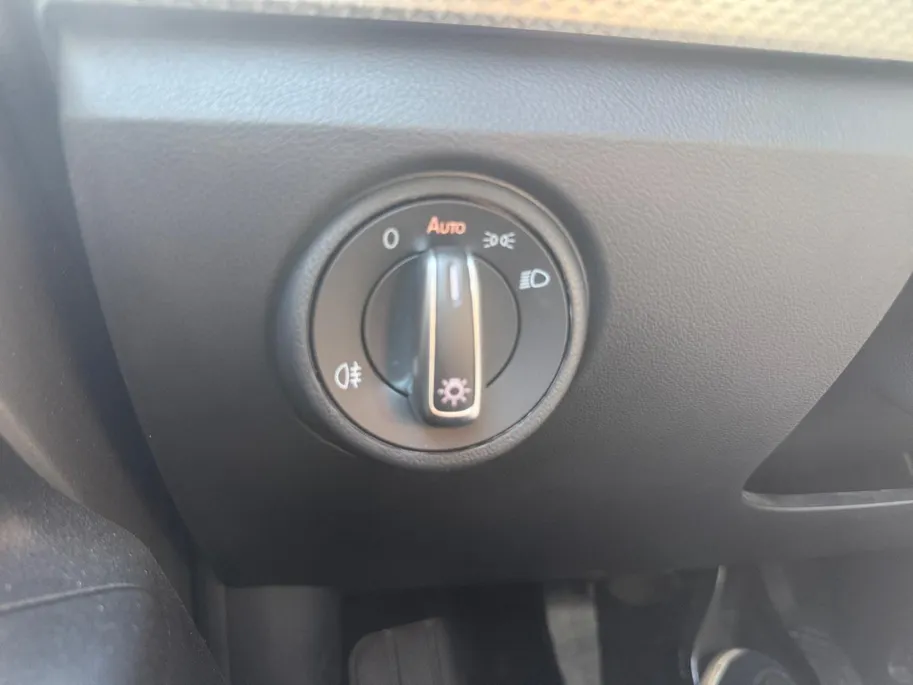 Volkswagen up! 1.0 | Camera | Parkeersensoren | Climate Control | Cruise Control | DAB | Stuurbediening | Bluetooth | Goed Onderhouden