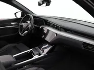 Audi e-tron 55 quattro 408pk S edition · SOH 94,8% · Panoramadak · Luchtvering · 360 Camera · Apple/Android Car Play · Stoelverwarming · 21'' Inch ·