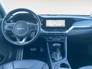 Kia Niro 1.6 GDi PHEV DynamicPlusLine | Climate control | Leder | Stoel,- en stuurverwarming | Keyless | Navigatie | Dodehoek detectie | 16 inch LM-velgen | Parkeercamera |