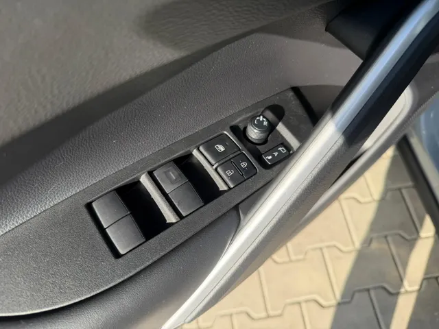 Toyota Corolla Cross Hybrid 140 Dynamic | Parkeersensoren V+A | All Seasons