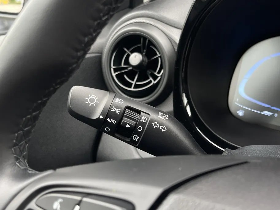 Hyundai i10 1.0 Comfort Smart | Camera | Navi | Cruise | Apple Carplay | Android Auto |