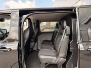 Ford E-Transit Custom L2H1 MS-RT 71 kWh 286 PK Dubbele Cabine UIT VOORRAAD I INKLAPBARE TREKHAAK I DRIVER ASSIST PACK ULTIMATE I DUBBELE ZIJSCHUIFDEUREN I FULL LED-KOPLAMPEN I APPLE CARPLAY / ANDROID AUTO I