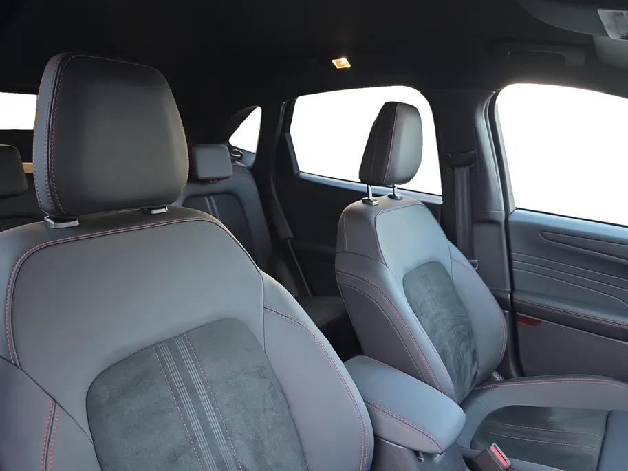 Ford Kuga 2.5 PHEV ST-Line X ACTIEPRIJS! | Elektr. Trekhaak (2100kg trekgewicht!) | Driver Assistance Pack | Winter Pack | Matrix ledkoplampen | Elektr. Achterklep | Memory Seats | Fabrieksgarantie! |