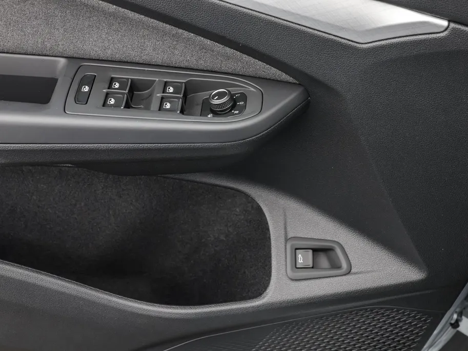 Volkswagen Golf variant Life Edition 1.5 eTSI 116 pk 7 versn. DSG · Achteruitrijcamera · draadloze telefoonlader · Prijs is inclusief inruilpremie · MEGA SALE