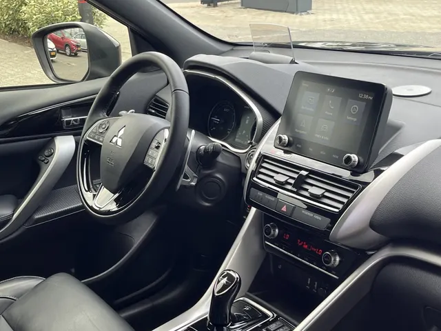 Mitsubishi Eclipse Cross 2.4 PHEV Instyle | Panoramadak