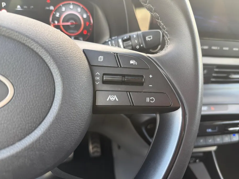 Hyundai Bayon 1.0 T-GDI Comfort | Automaat| Navigatie| Apple Carplay en Android Auto| Climate Control| Adaptieve Cruise Control| Keyless starten| Licht metalen velgen| Zeer nette auto!