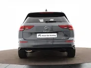 Volkswagen Golf variant Life Edition 1.5 eTSI 116 pk 7 versn. DSG · Achteruitrijcamera · draadloze telefoonlader · Trekhaak inklapbaar, met elektrische ontgrendeling ·