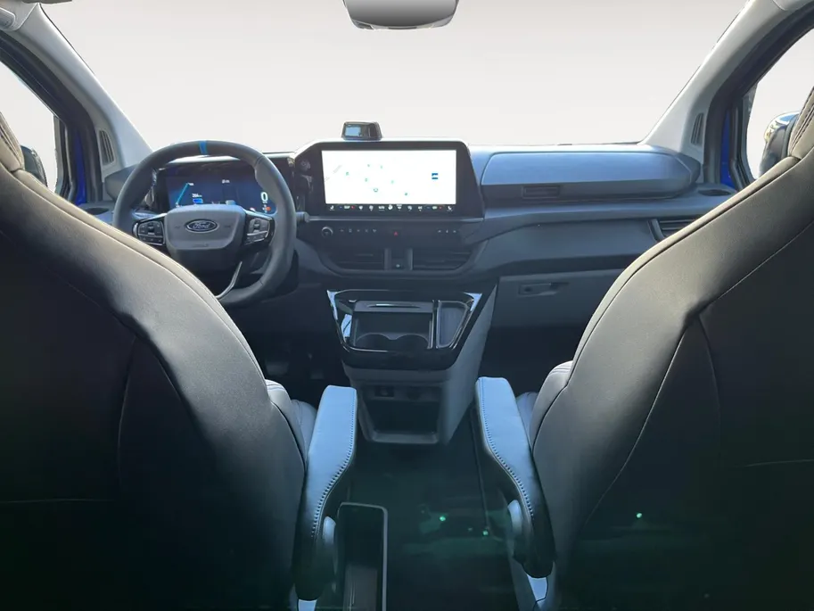 Ford E-Transit Cust. 320 L2H1 MS-RT 71 kWh DC | Te Bestellen | Uniek | Financial lease vanaf 0,99% Rente | 360 Camera | Elek. Schuifdeuren | Elek. Trekhaak | 2300KG Trekgewicht |