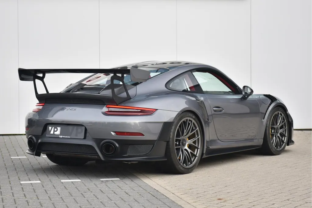 Porsche 911 GT2 RS 3.8