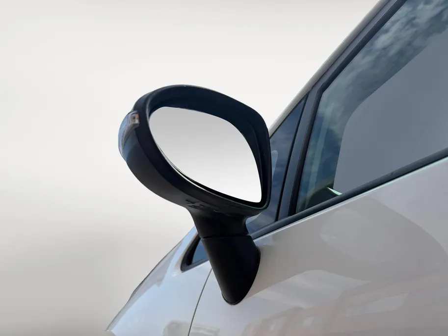 Kia Rio 1.2 CVVT ExecutiveLine Navigatie| Stoel verwarming| Camera| Lichtmetalen velgen| donker getint glas| Climate Control