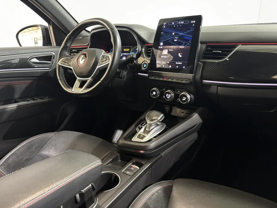 Renault Arkana 145PK E-Tech Hybrid R.S. Line Automaat | 9,3' Navi | Camera | Climate Control | Adaptive Cruise Control | Stoel + Stuurwiel verwarming | Apple CarPlay/Android Auto | Parkeersensoren | Lichtmetalen Velgen |