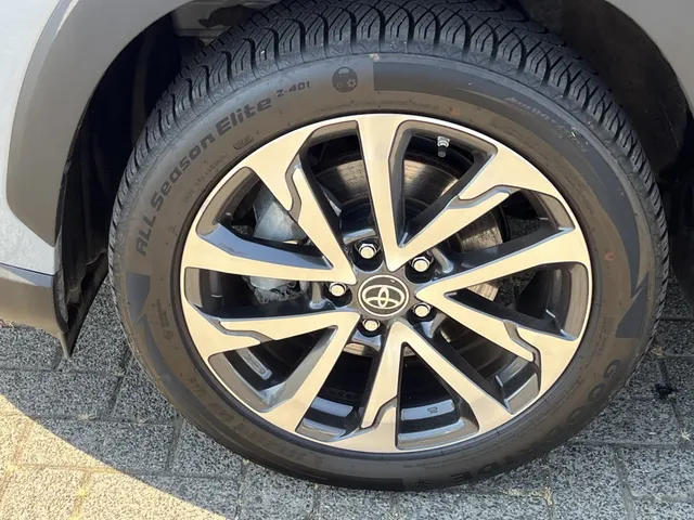 Toyota Corolla Cross Hybrid 140 Dynamic | Parkeersensoren V+A | All Seasons