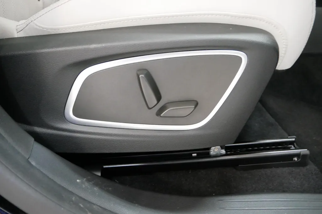 Renault Espace E-Tech full hybrid 200 iconic 7p. Pack Light & Sound | Pack Vision| Trekhaak| Rijdende demonstratie auto | Vraag naar de actuele kilometerstand