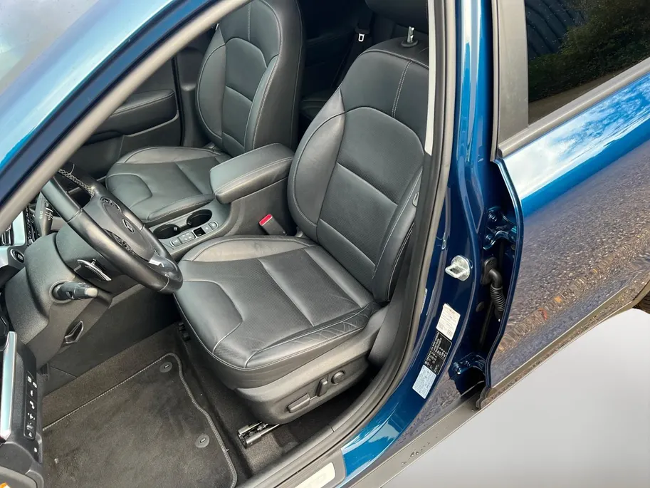 Kia Niro 1.6 GDi Hybrid ExecutiveLine Full options | Dealer onderhouden | Leder interieur | Stoelverwarming en verkoeling | Schuifkanteldak
