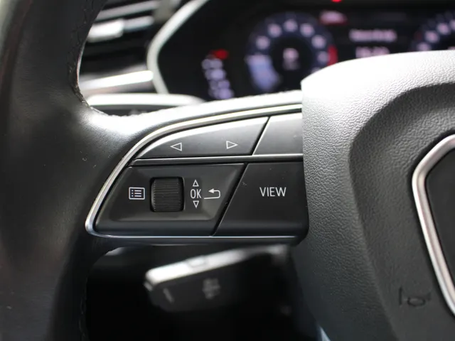 Audi Q3 35 TFSI Business Edition Android auto /  Apple Carplay | Climate Control | Cruise Control | Stoelverwarming