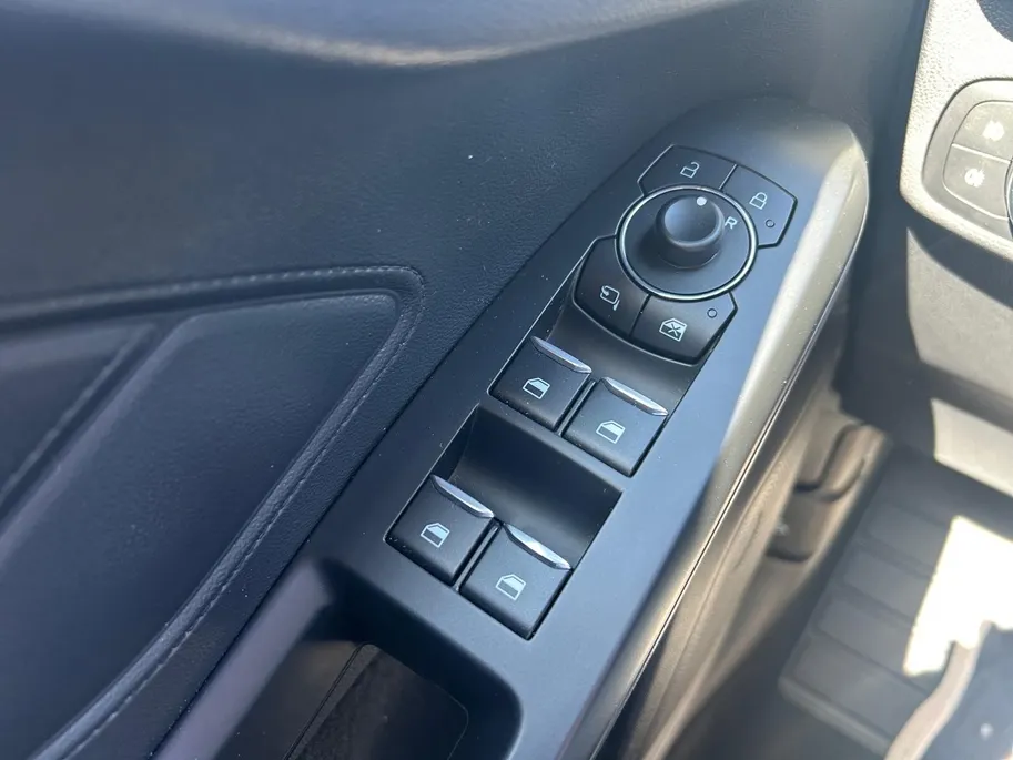 Ford Focus 1.0 EcoBoost Hybrid ST Line Stoel/stuur/voorruitverwarming | Achteruitrijcamera | Apple/Android Carplay | Parkeersensoren |