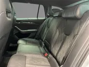Škoda Octavia Combi 1.4 TSI RS iV PHEV 245pk DSG Business · Camera · Inklap. Trekhaak · Head-Up Display · Elek. Stoelen + Geheugen & Massage · Stuur- & Stoelverwarming ·