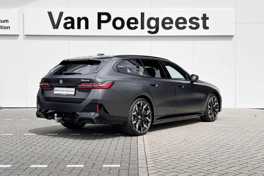 BMW 5 Serie Touring 550e xDrive