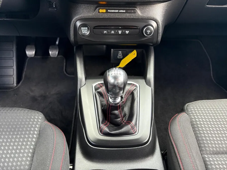 Ford Focus Wagon 1.0 EcoBoost Hybrid ST Line | Betreft Demo Voertuig | Vraag naar de actuele kilometerstand |
