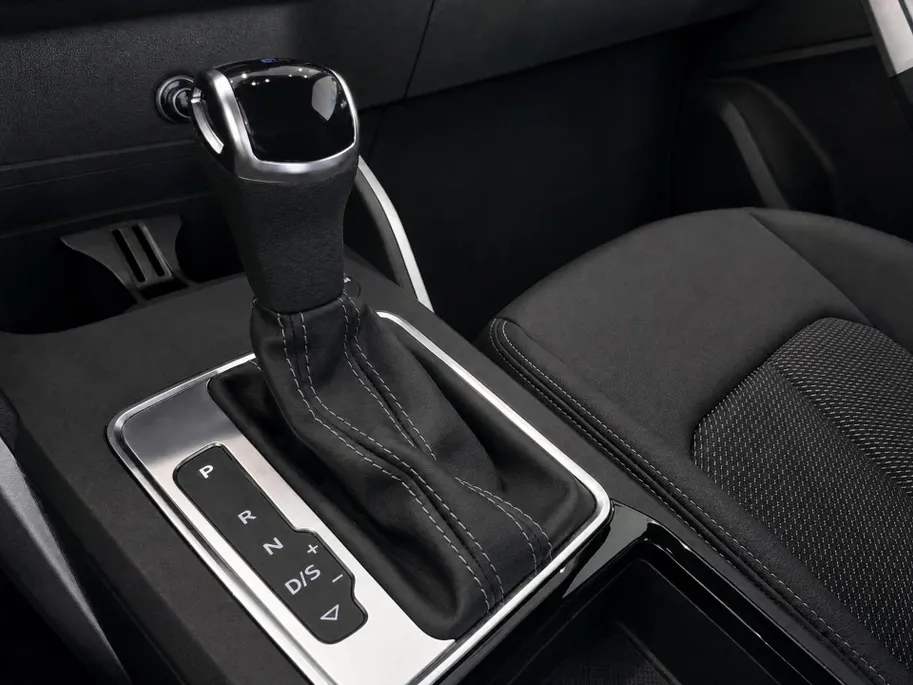 Audi Q2 35 TFSI S Edition 150 PK · Assist. pakket parking · Privacy glas · Stoelverwarming voorin · MEGA Sale