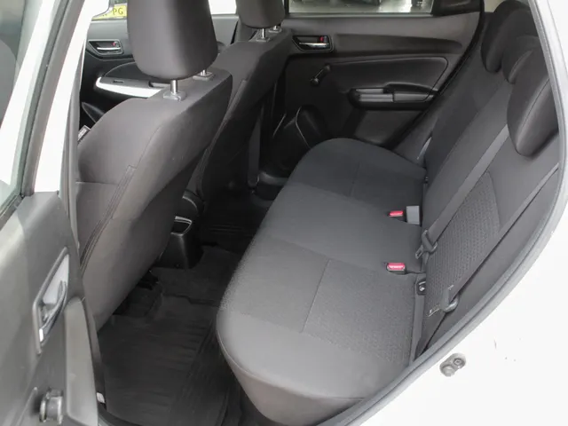 Suzuki Swift 1.2 Select Smart Hybrid | Navi | Cruise | Safety Pack | Camera