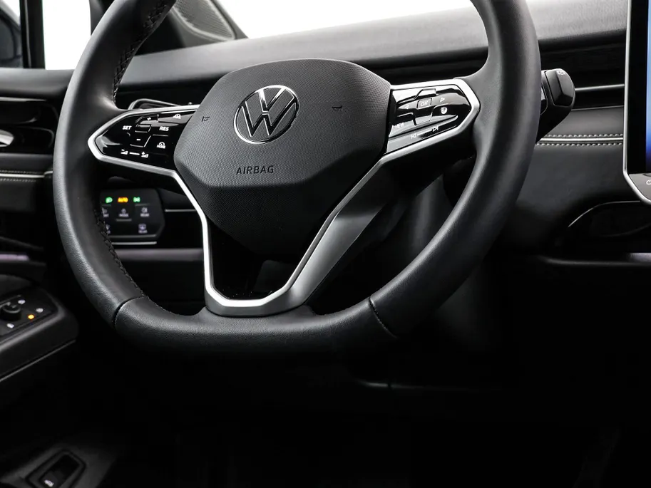 Volkswagen ID.7 Tourer Pro Limited Edition 77kWh 286pk · Navigatie · 360 camera · Trekhaak · 20' LM velgen