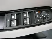 Renault Espace E-Tech full hybrid 200 iconic 7p. Pack Light & Sound | Pack Vision| Trekhaak| Rijdende demonstratie auto | Vraag naar de actuele kilometerstand