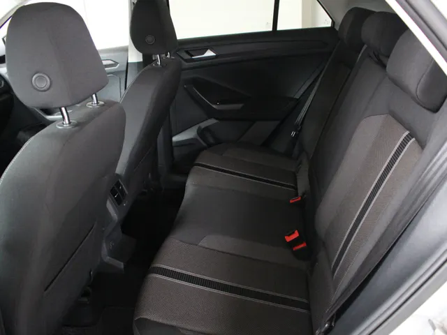 Volkswagen T-Roc 1.5 TSI Style Navigatie | Inklapbare spiegels | Climate Control | Privacy Glass